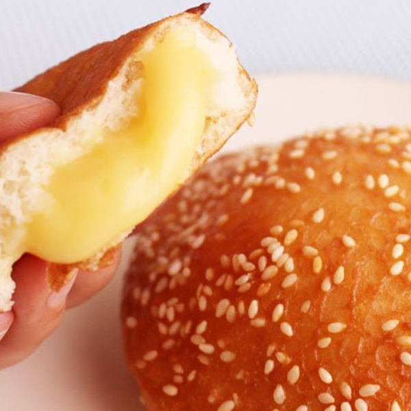 bánh tiêu phô mai trứng chảy